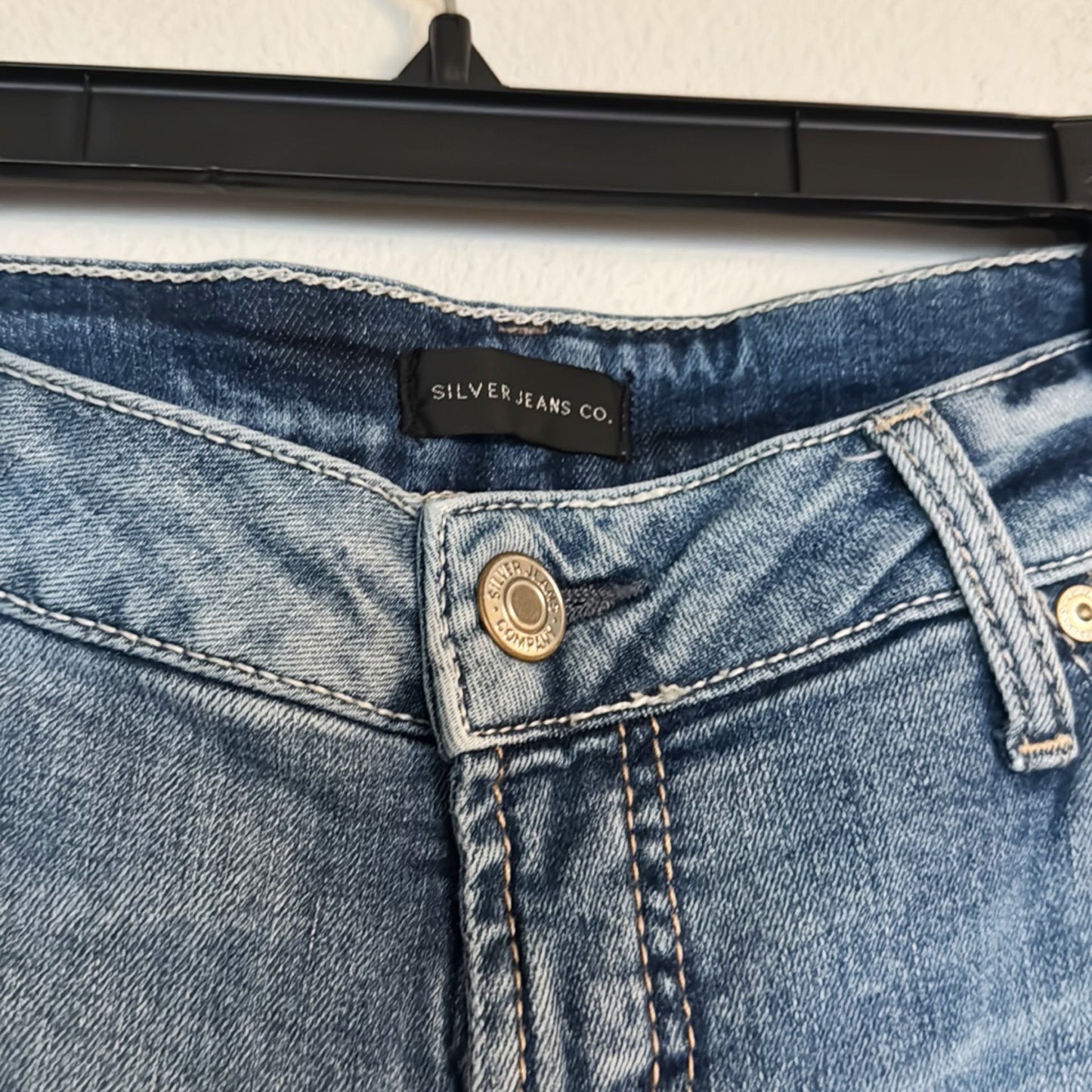 Silver Jean Co. Boyfriend Distressed Jeans