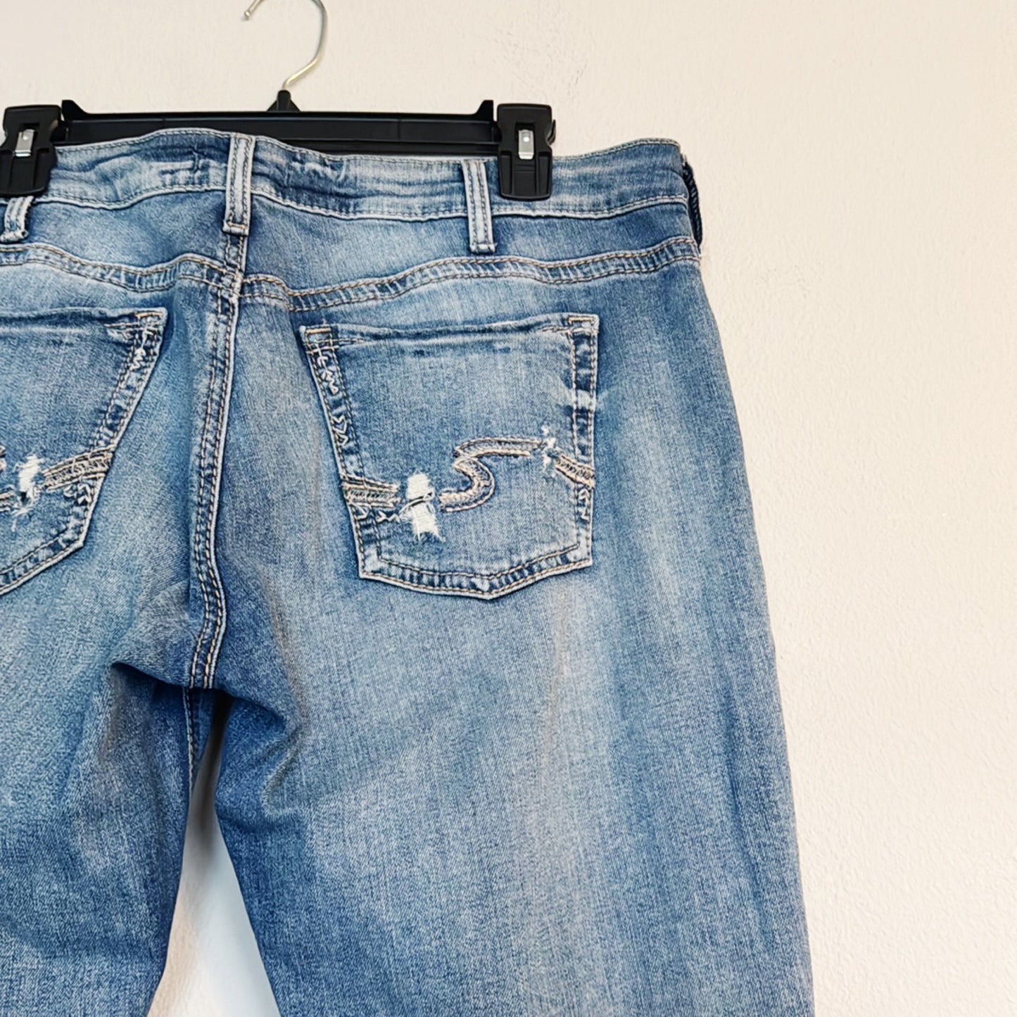 Silver Jean Co. Boyfriend Distressed Jeans