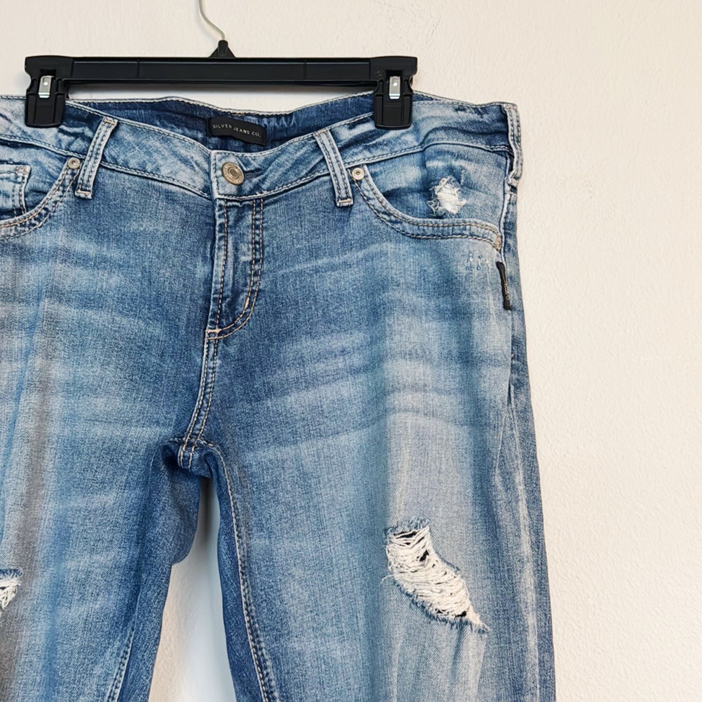 Silver Jean Co. Boyfriend Distressed Jeans
