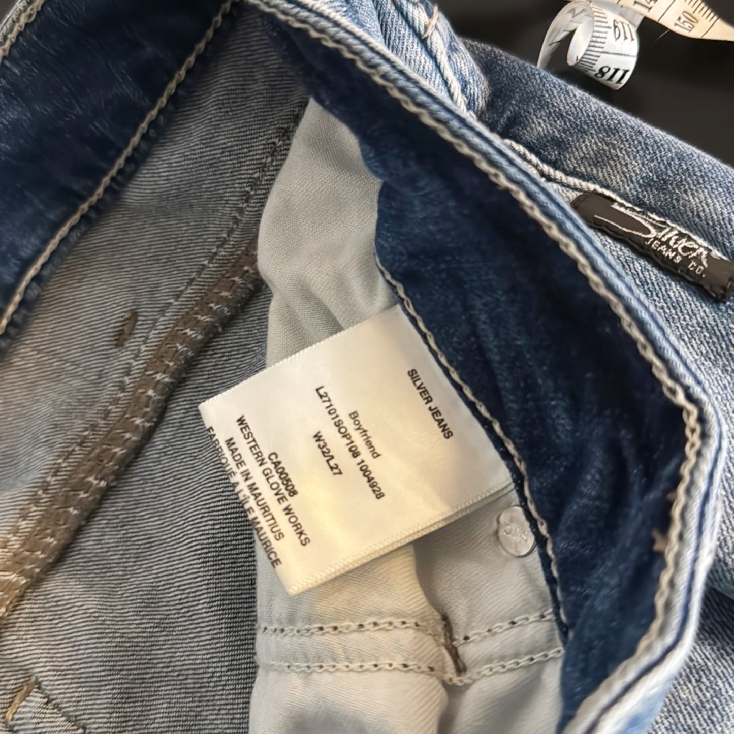 Silver Jean Co. Boyfriend Distressed Jeans