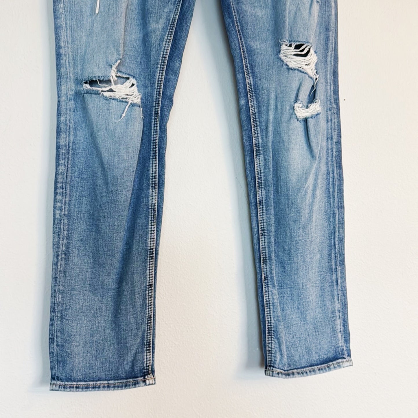 Silver Jean Co. Boyfriend Distressed Jeans